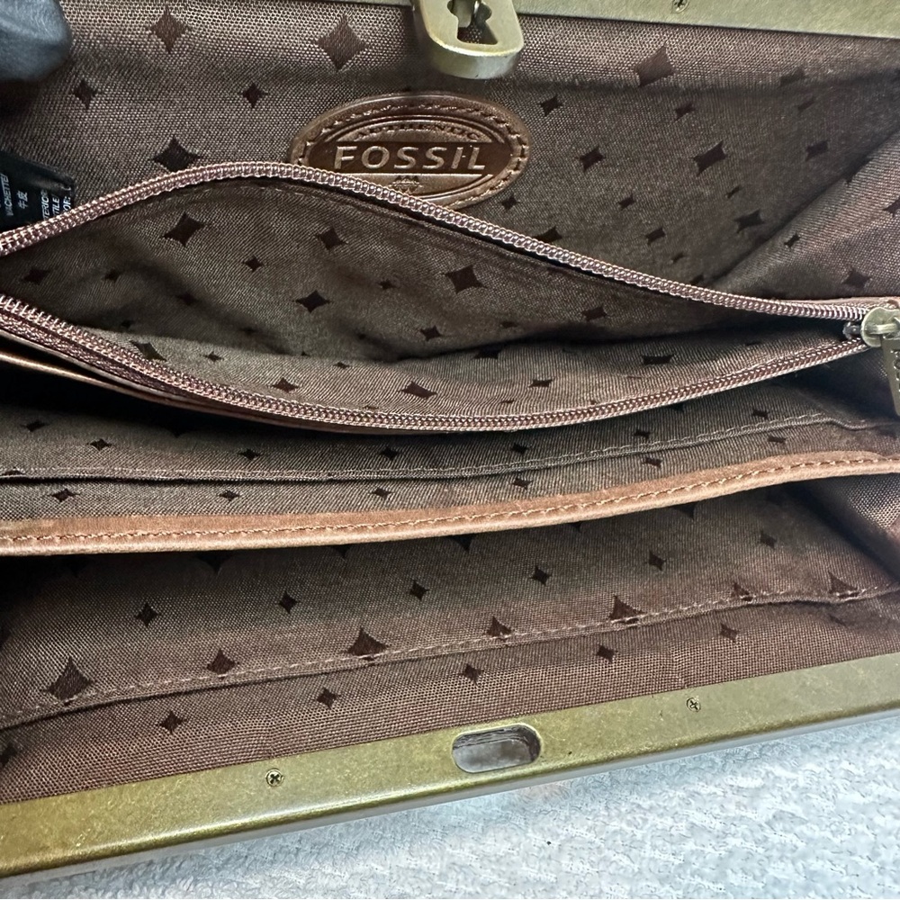 Fossil Brown Leather /clutch Wallet with brush Brass Details - Picture 8 of 17